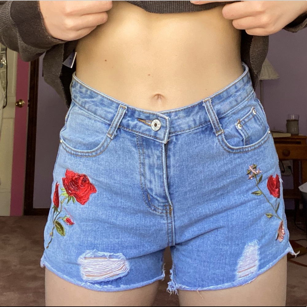 Embroidered flower jean shorts
